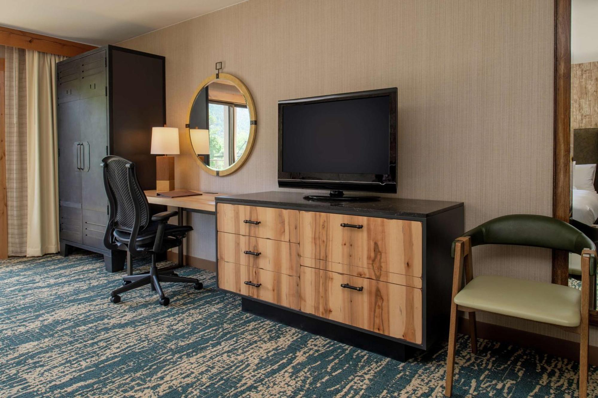 ดับเบิ้ลทรี บาย ฮิลตัน มิสซูลา เอดจ์วอเตอร์ Hotel ภายนอก รูปภาพ