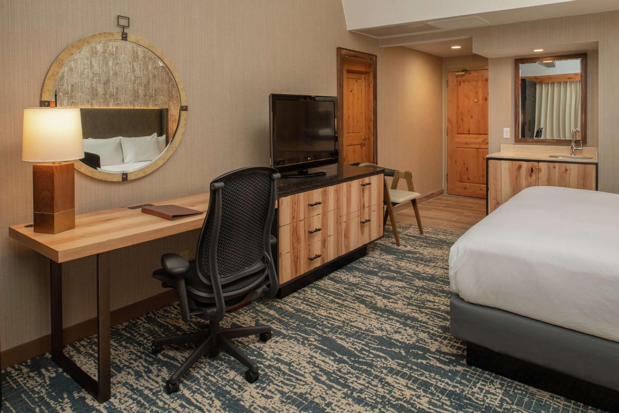 ดับเบิ้ลทรี บาย ฮิลตัน มิสซูลา เอดจ์วอเตอร์ Hotel ภายนอก รูปภาพ