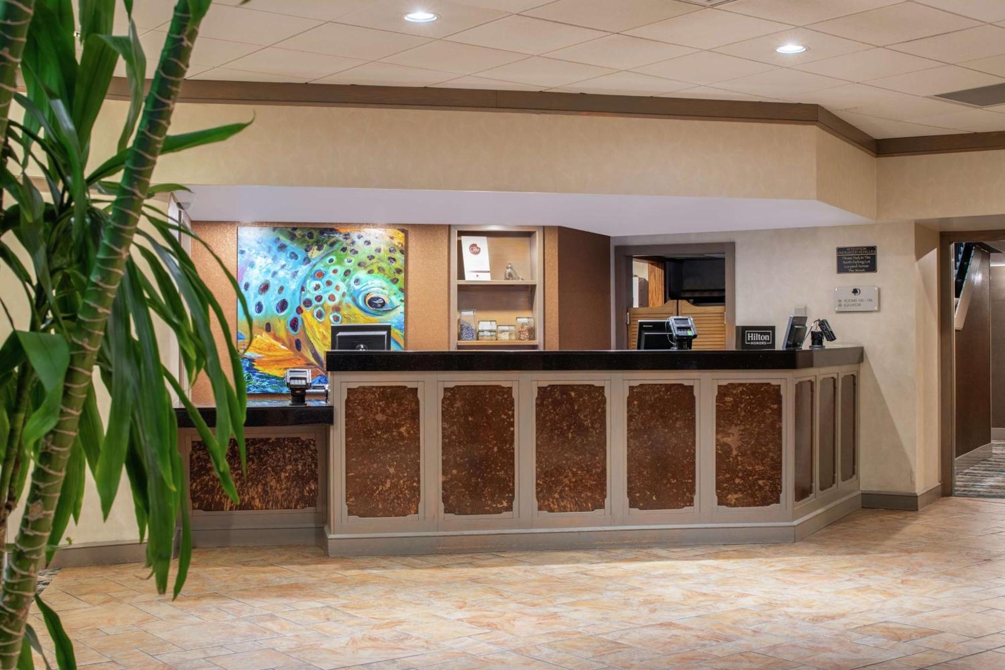 ดับเบิ้ลทรี บาย ฮิลตัน มิสซูลา เอดจ์วอเตอร์ Hotel ภายนอก รูปภาพ
